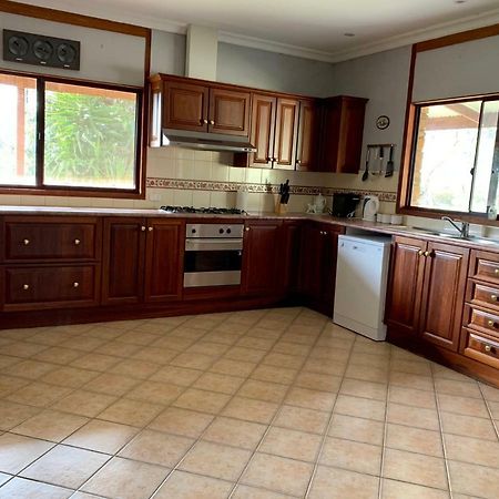 Bee'S Place - 3 Bedroom Home On 10 Acres Of Land With Distant Ocean Views Emu Bay Exterior photo