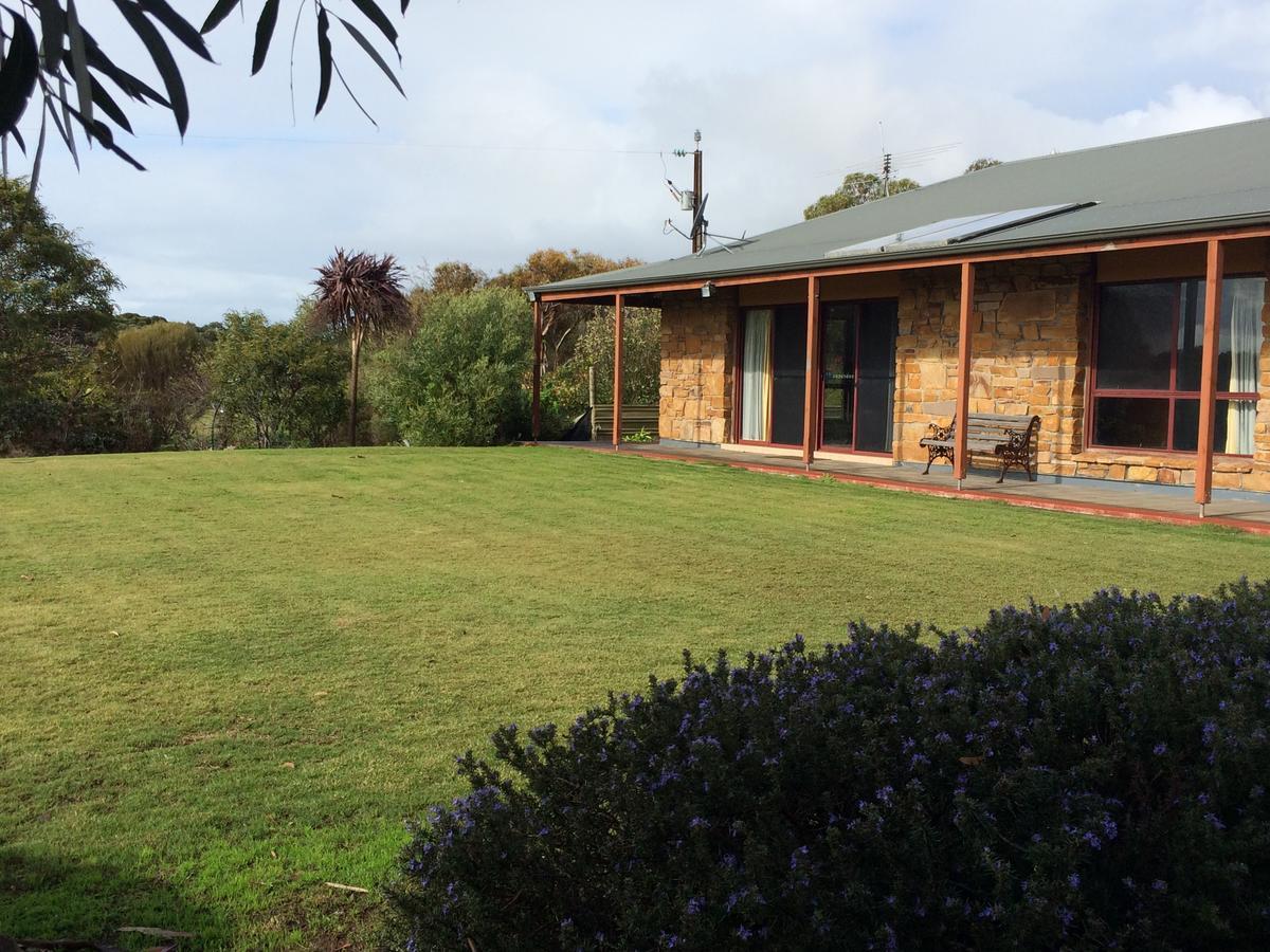 Bee'S Place - 3 Bedroom Home On 10 Acres Of Land With Distant Ocean Views Emu Bay Exterior photo